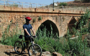 A pic of the bridge from a post added 2007, before the water barrier was added and it was still accessible (Source: www.shvoong.co.il)