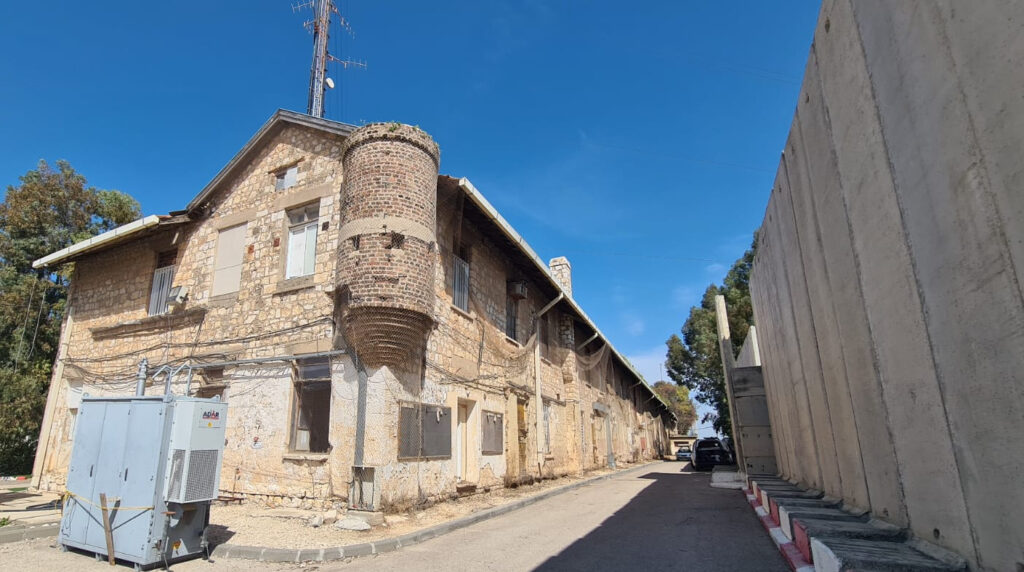 The main British command building from the British Mandate time (built on 1923). It is built partly from stone and partly from steel. Ramla airfield