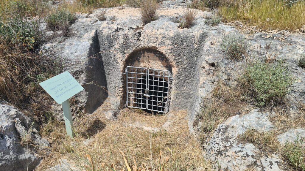 Second Temple-era burial grave