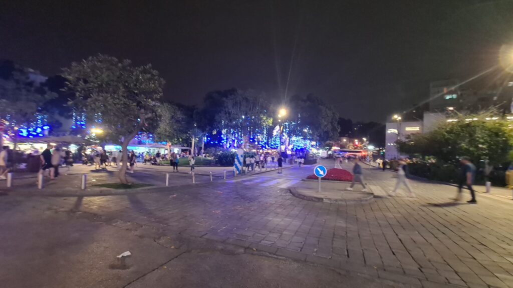 Rambam ‎square with some people who did not got the message on time or still wish for some holiday atmosphere - unhappy independence day