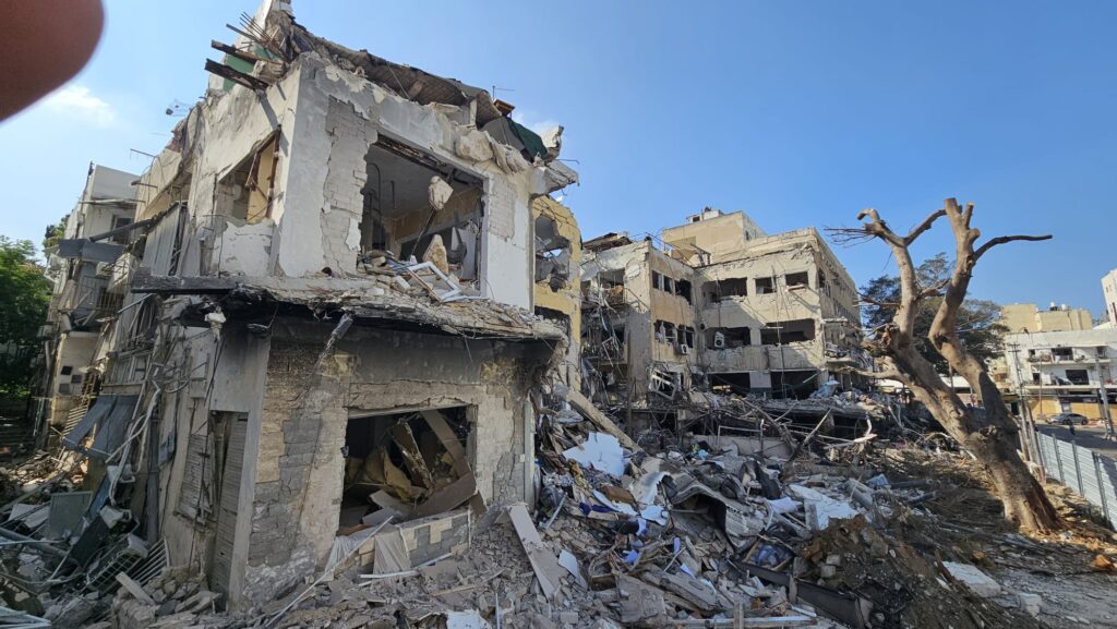 Buildings in Tel-Aviv that were hit directly by an Iranian missile on 16.06.2025 - Damage like in Gaza