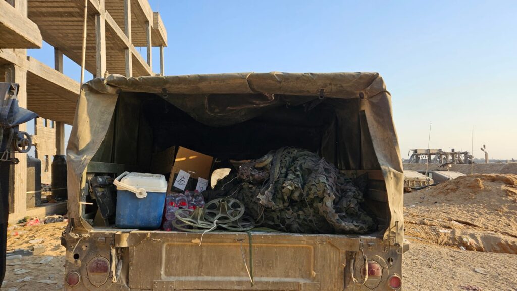 So much equipment for only one night of sleeping outside, we would have never fit it all in my or Atzva company car