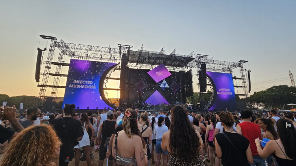 Infected Mushroom on the stage! - Nova Healing concert