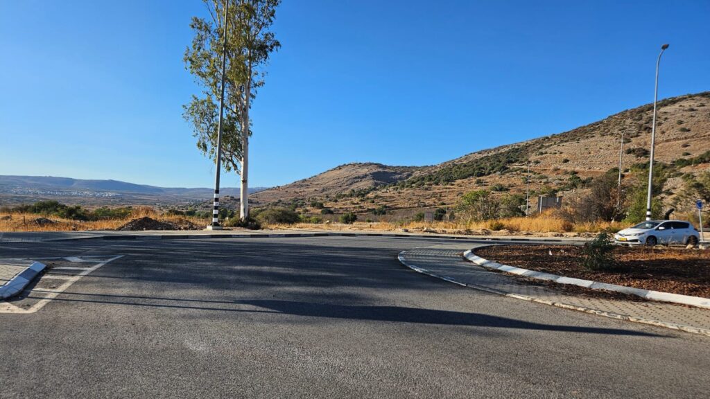Looking North East from the junction on the Westren slopes of mount Dov