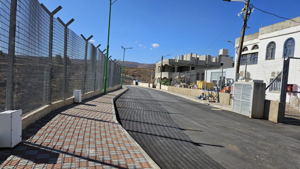 The road above the Hasbani north of the walkway, it is mostly a security road and not nice to walk