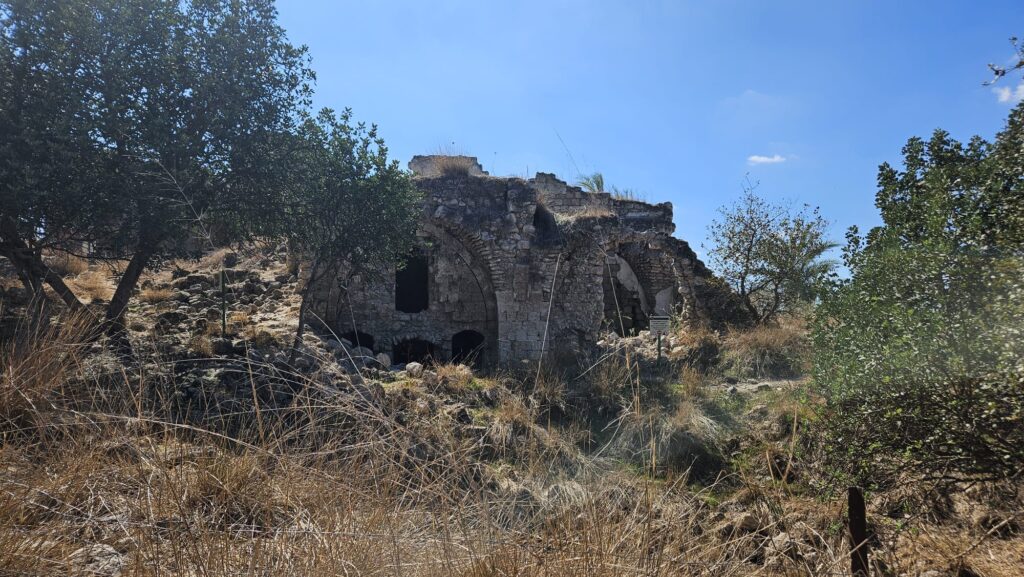 More of ruins of the halls - Qakun