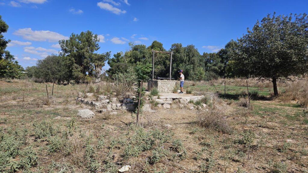Qakun village renovated well