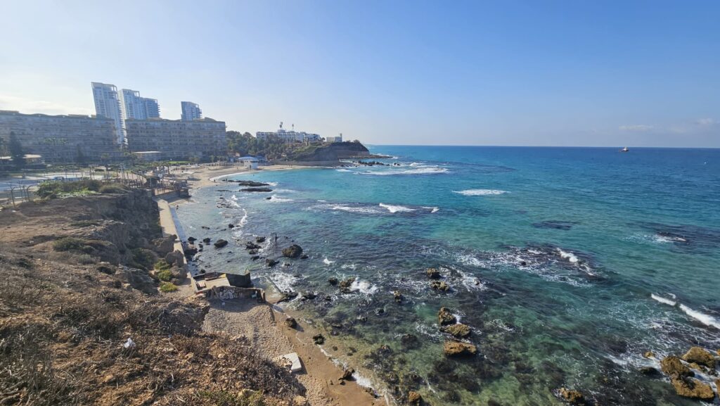 The view from over the house and Binyamin bay (from North) - Olga & Yehoshua Hankin