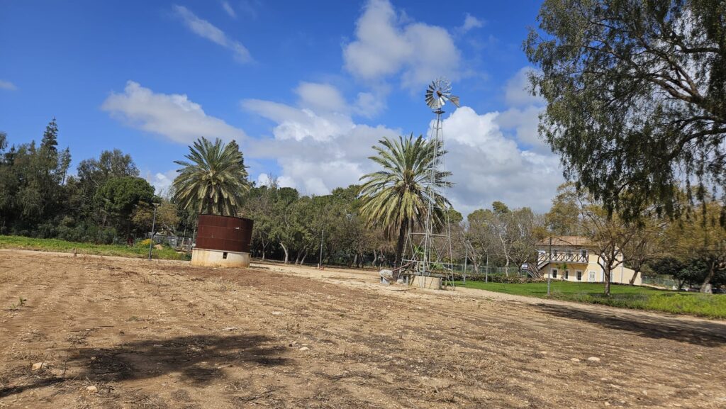Aaronsohn farm windmill, water tank and main building