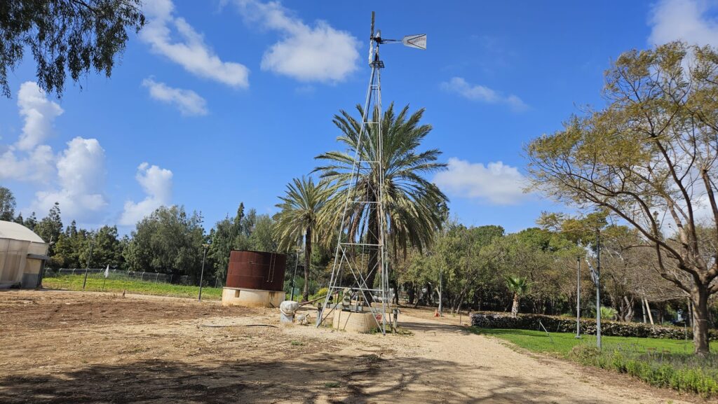 Aaronsohn farm windmill
