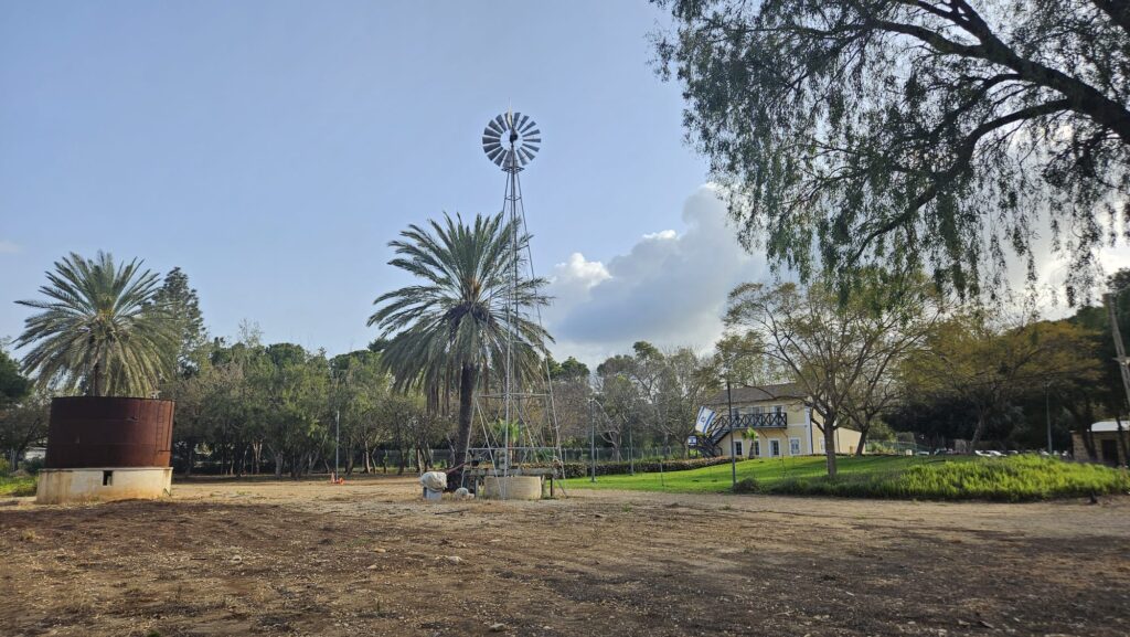 Aaronsohn farm windmill, water tank and main building 