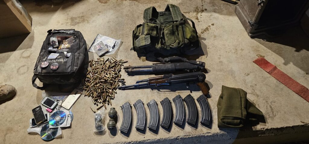AK47, shotgun, magazines, bolts, fighting vest, pouches, hand grande, 