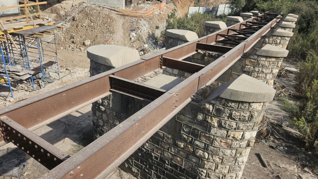 Details of the main part of the bridge - Spanning over several columns