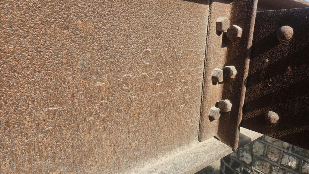 Details of the main part of the bridge - Writing on the steel beam